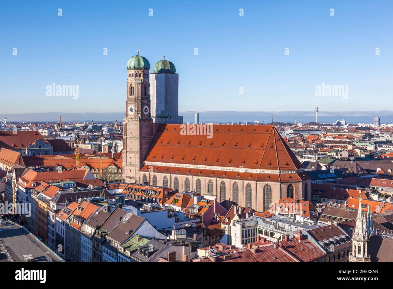 Antenna di Monaco con la Cattedrale di nostra Cara Signora in bel tempo Foto Stock