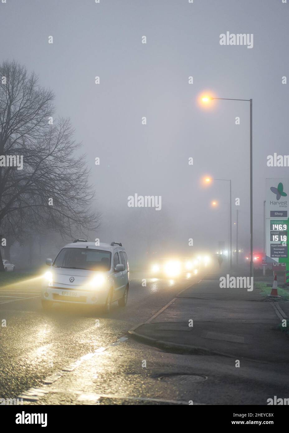 Kidderminster, Regno Unito. 13th Gennaio 2022. Tempo britannico: Oggi le Midlands sono fatiche e ghiacciate. Il traffico è lento per i pendolari mentre fanno i loro viaggi al lavoro. Credit: Lee Hudson/Alamy Live News Foto Stock