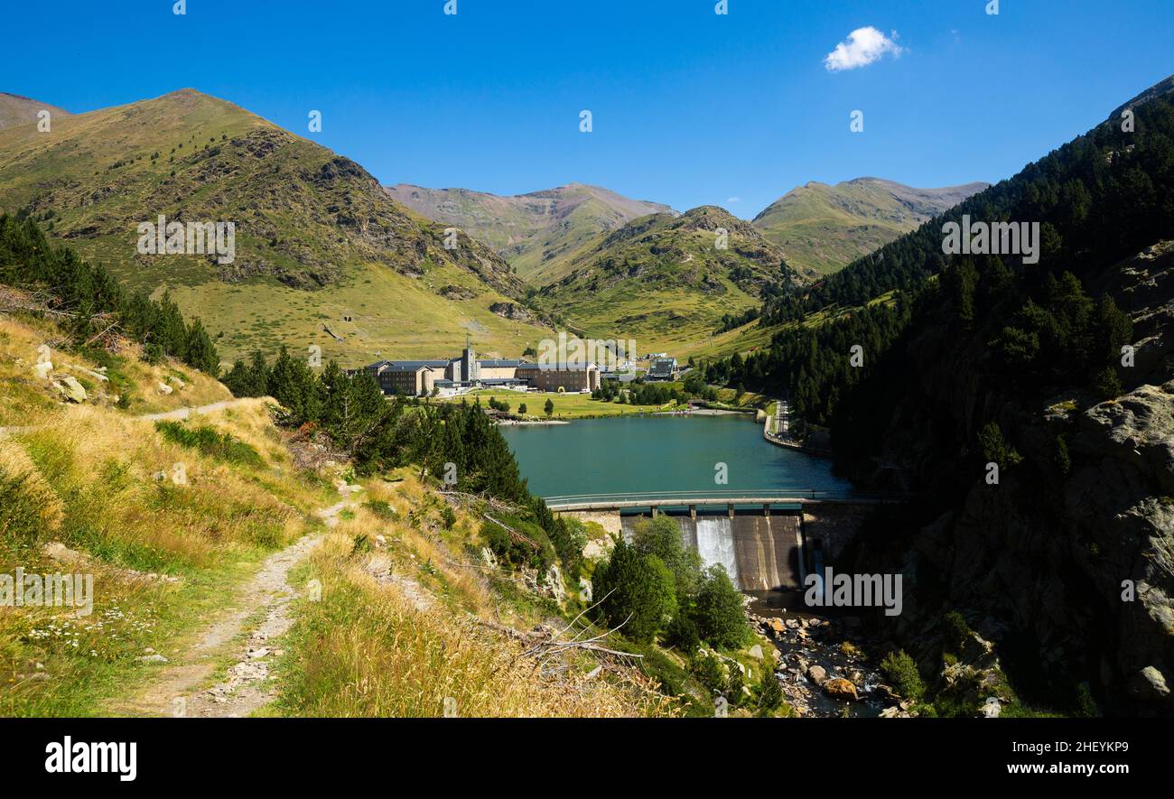 Valle di Vall de Nuria nei Pirenei Foto Stock