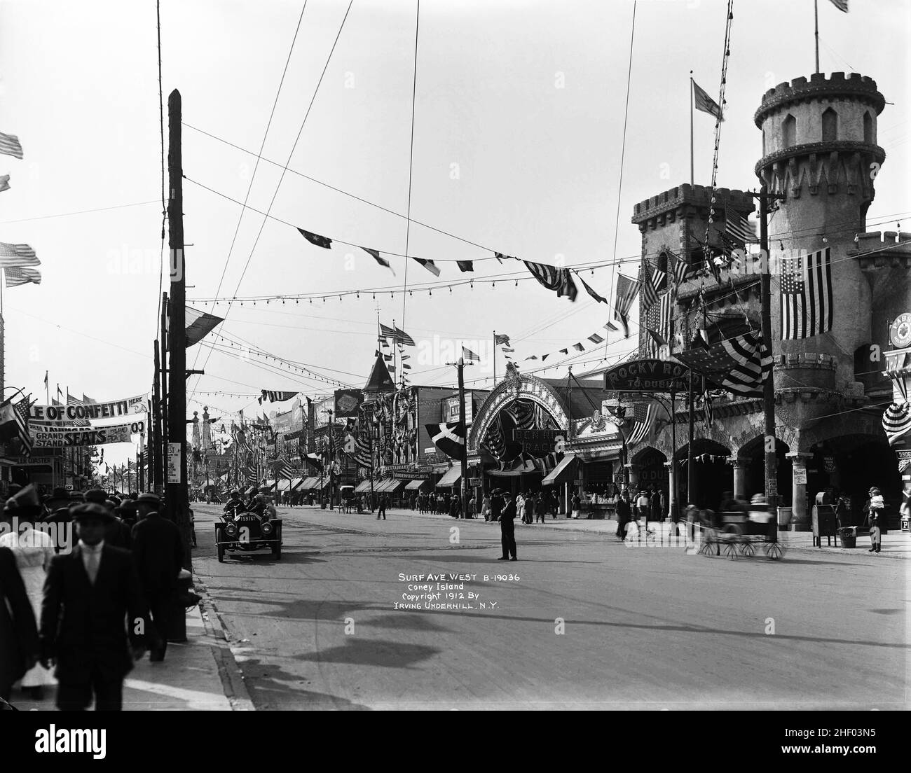 Surf Avenue West su Coney Island, New York 1912. Foto di Vintage Coney Island. Foto Stock
