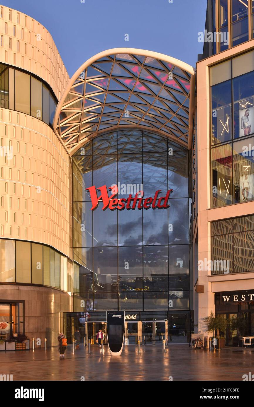 Westfield White City - moderno edificio esterno del centro commerciale, a ovest di Londra UK. Foto Stock
