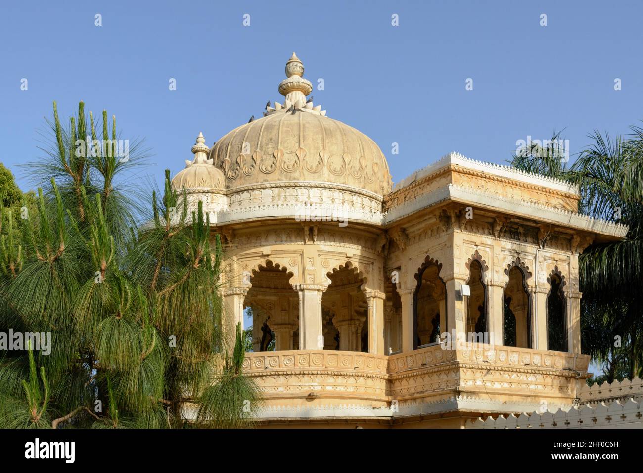 Jag Mandir Palace sull'isola di Jagmandir, Lago Pichola, Udaipur, Rajasthan, India, Asia meridionale Foto Stock