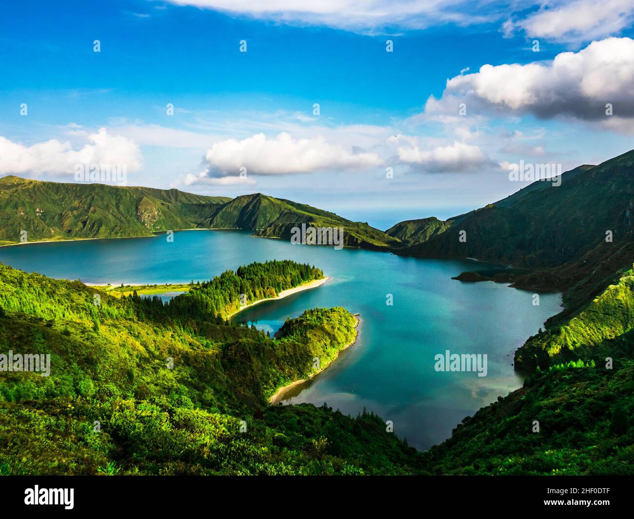 Bellissimo paesaggio del lago Lagoa do Fogo sull'isola di Sao Miguel Azzorre Foto Stock