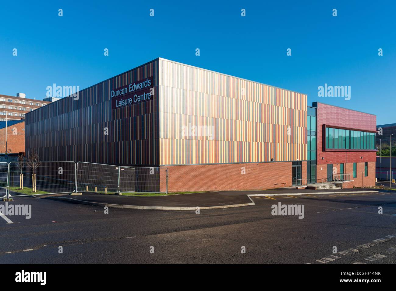 Il Duncan Edwards Leisure Centre di Dudley, West Midlands, di recente costruzione, ha aperto il 24 gennaio 2022 Foto Stock