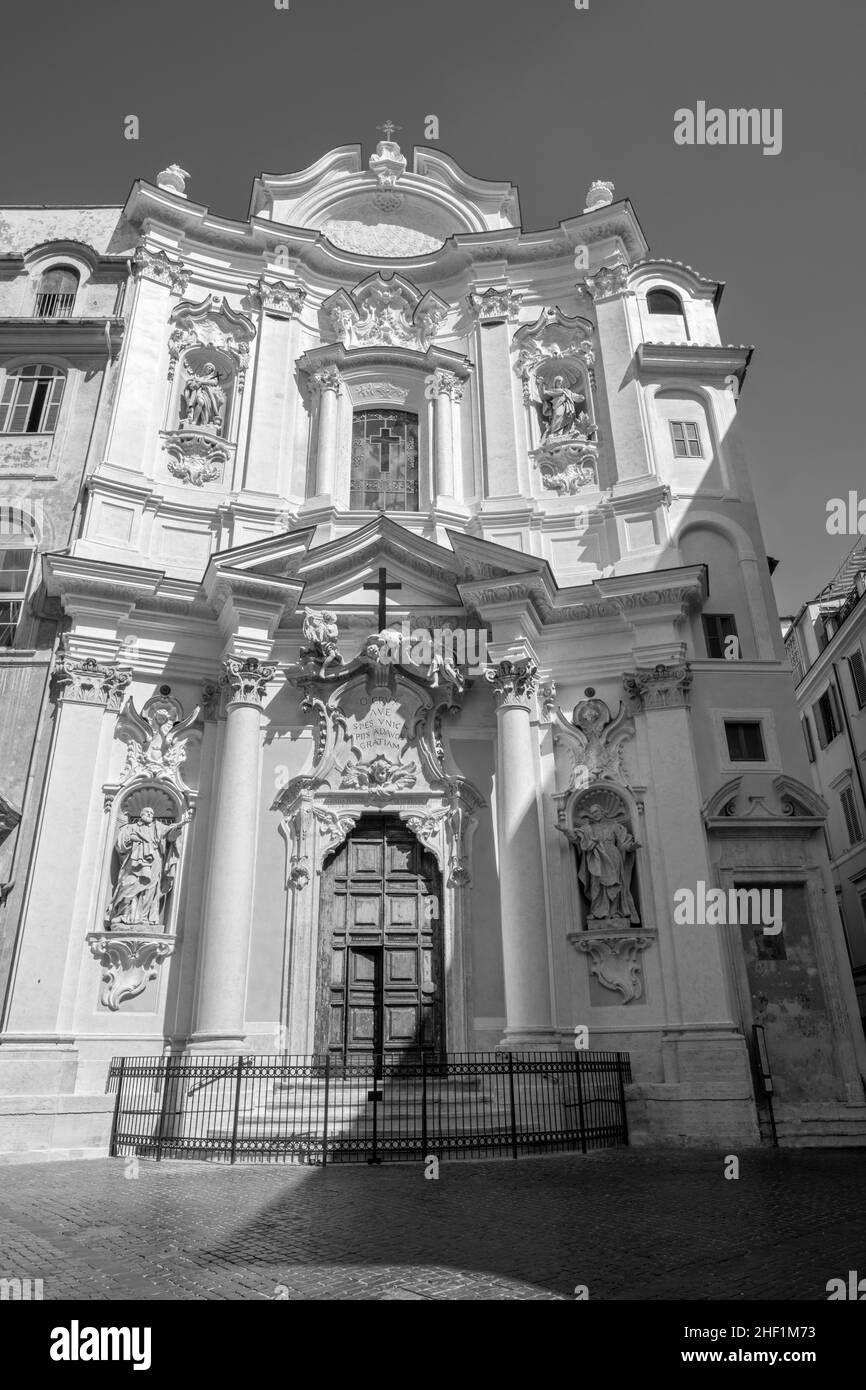 Roma - la facciata barocca della chiesa Chiesa di Santa Maria Maddlena. Foto Stock