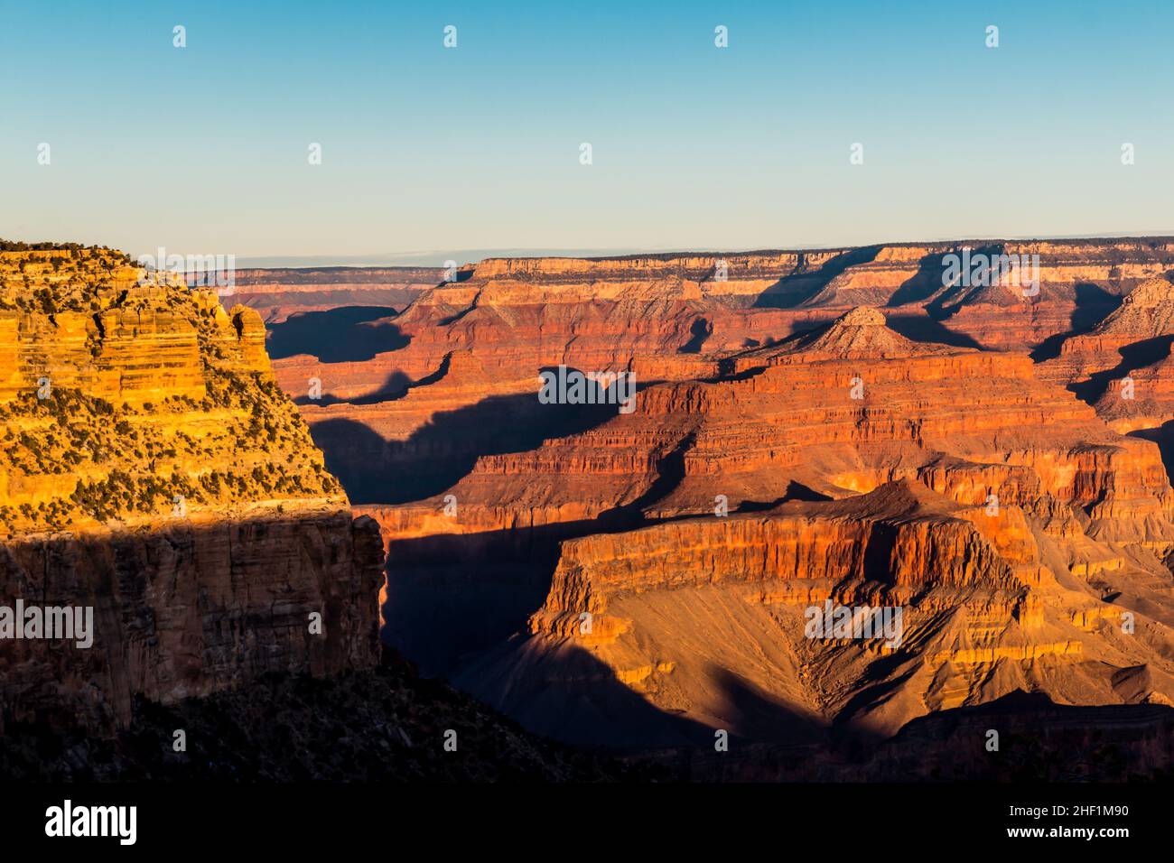 Isis Temple e Cheops Pyramid con Grandeur Point, Grand Canyon National Park, Arizona, USA Foto Stock