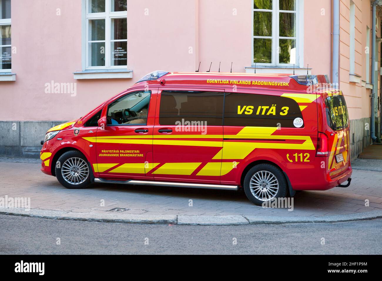Turku, Finlandia - Giugno 16 2019: Ambulanza dei vigili del fuoco. Foto Stock