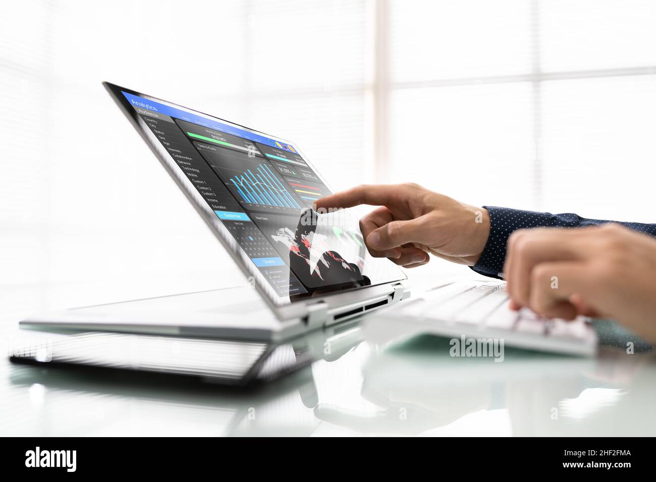 Tecnologia dati digitali. Tecnologia KPI Business Dashboard Foto Stock