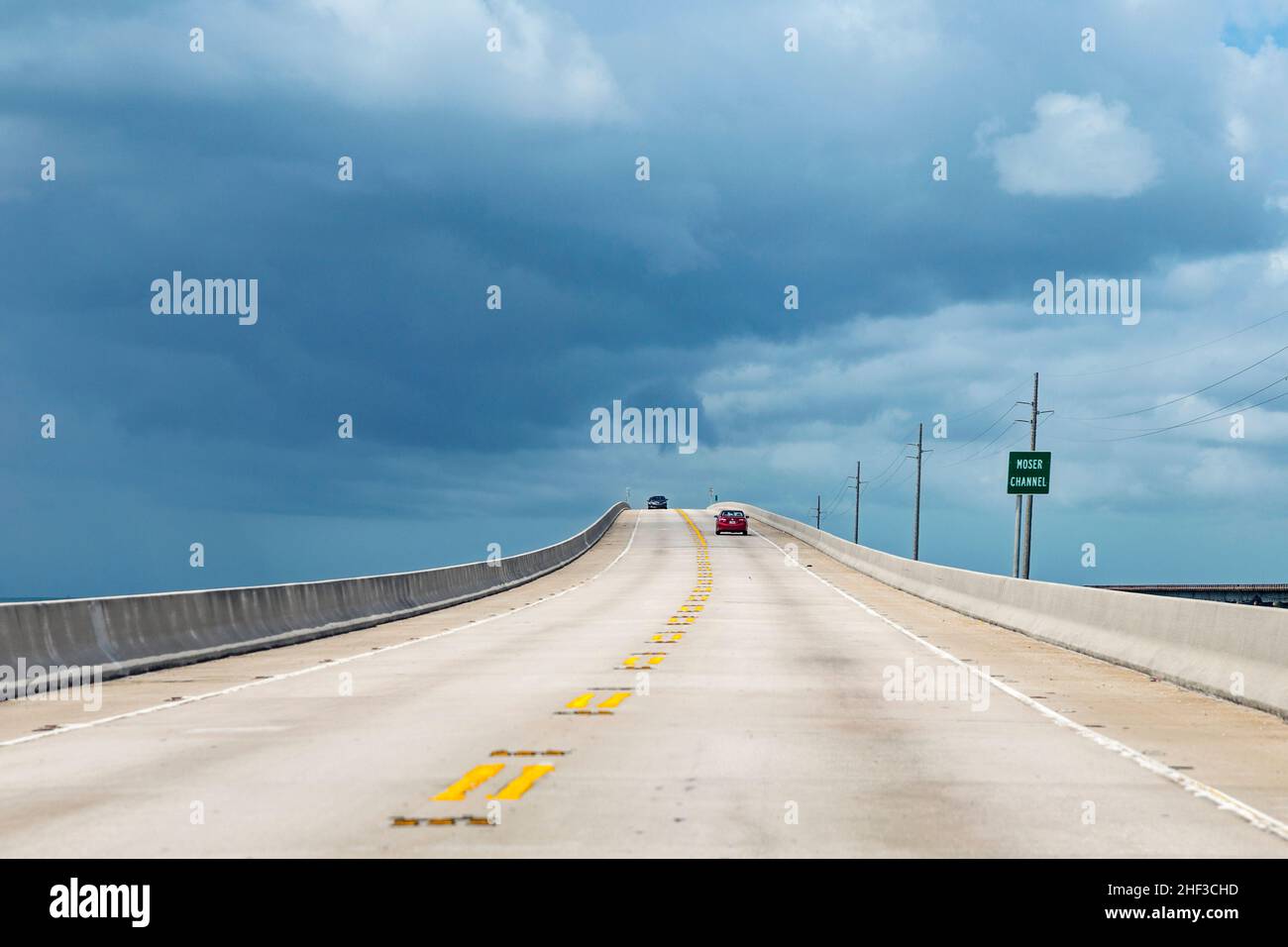 Nuova parte di sette miglia a ponte in cielo molto nuvoloso Foto Stock