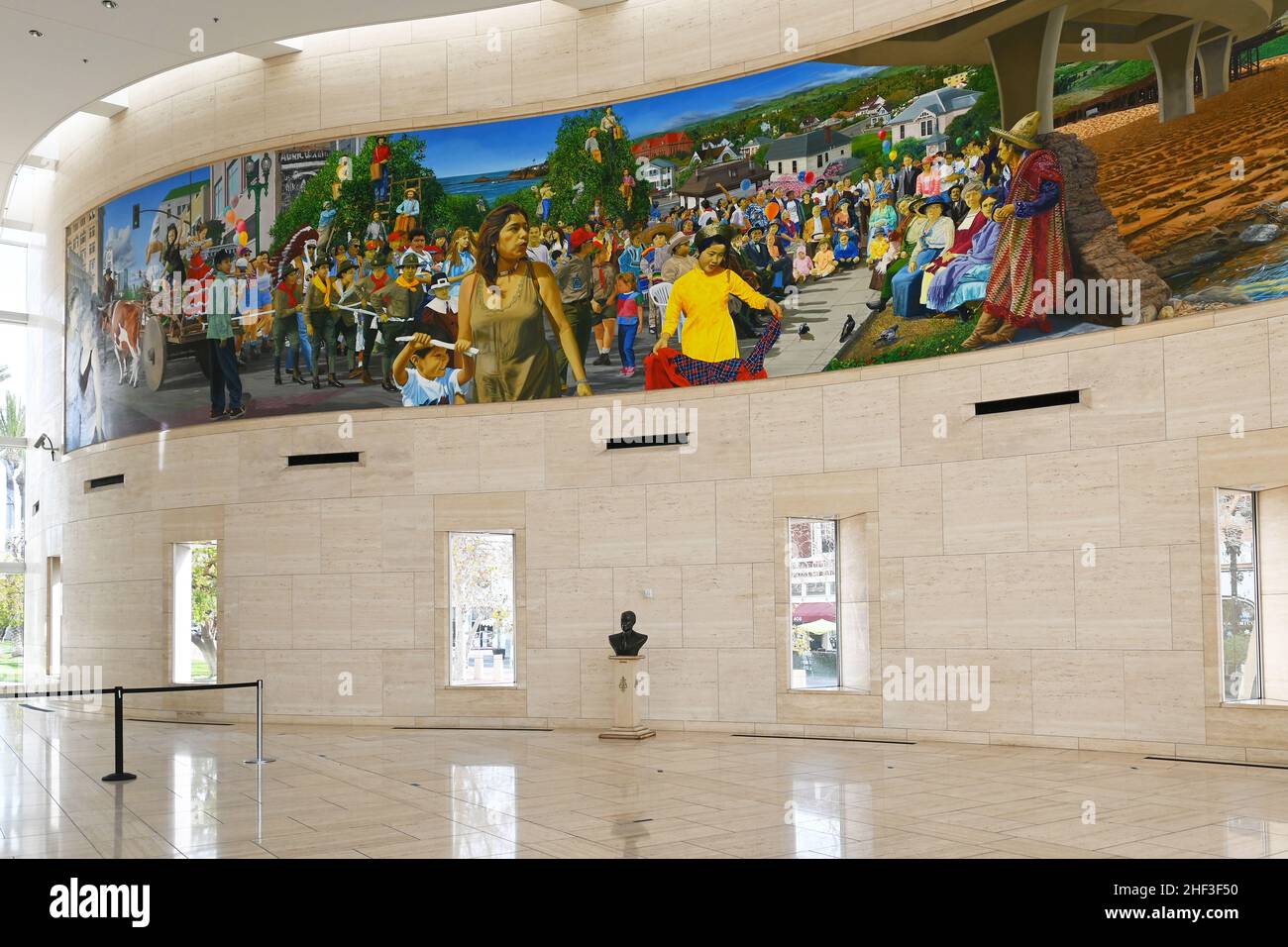 SANTA ANA, CALIFORNIA - 12 GEN 2022: Hall presso il Ronald Reagan Federal Building e la Corte degli Stati Uniti. Foto Stock