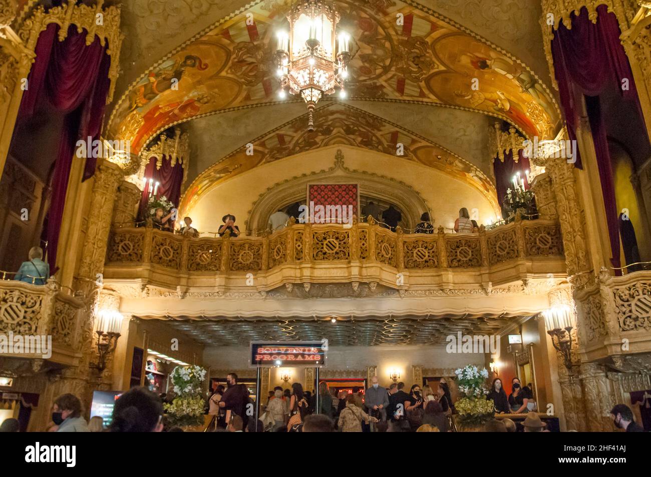 Lobby del Regent Theatre di Melbourne, durante la messa in scena del musical Moulin Rouge. Foto Stock