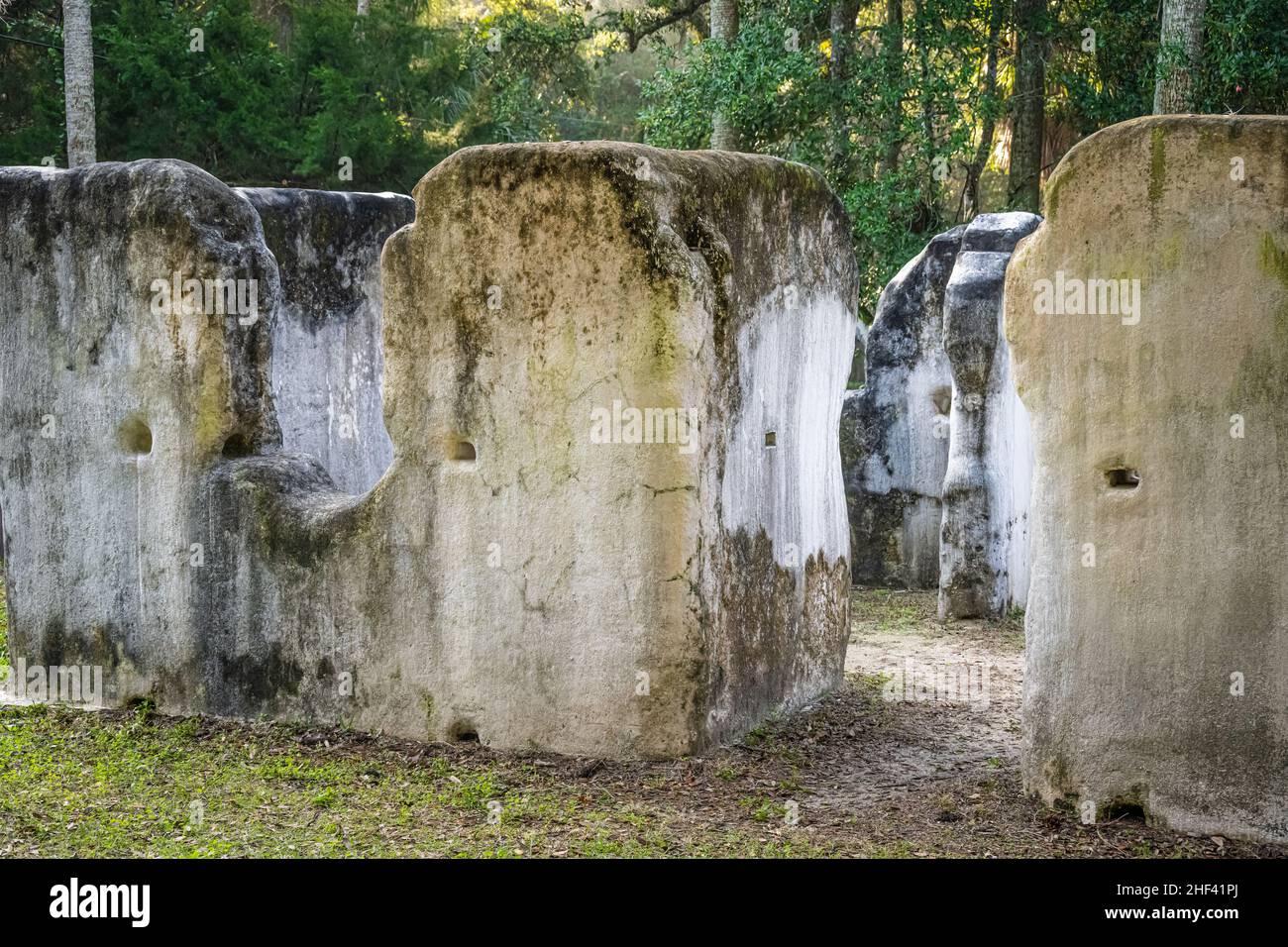 Rovine della casa degli schiavi a Kingsley Plantation sull'isola di Fort George a Jacksonville, Florida. (USA) Foto Stock