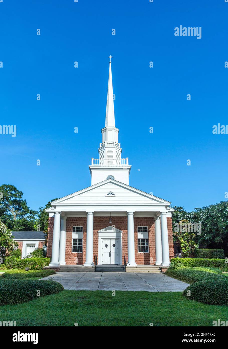 Fairhope chiesa dall'esterno con in legno bianco torre dell'orologio Foto Stock