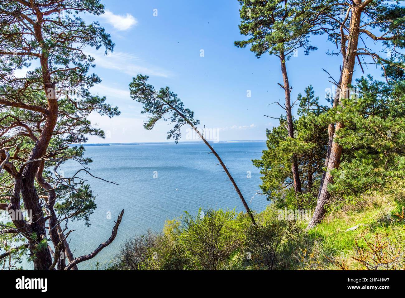 Romantica scogliera ripida con lago a Gnitz in Usedom Foto Stock