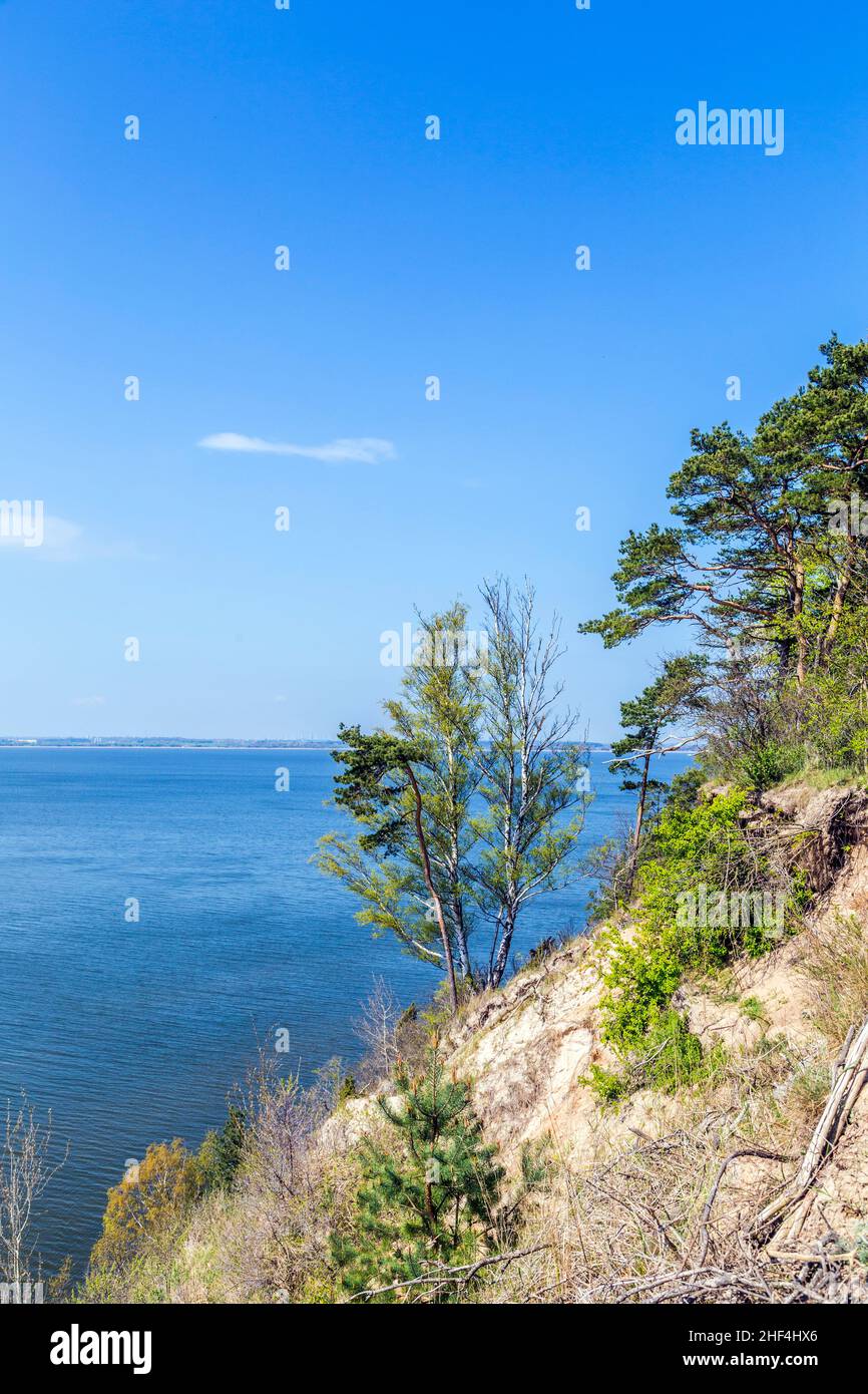 Romantica scogliera ripida con lago a Gnitz in Usedom Foto Stock