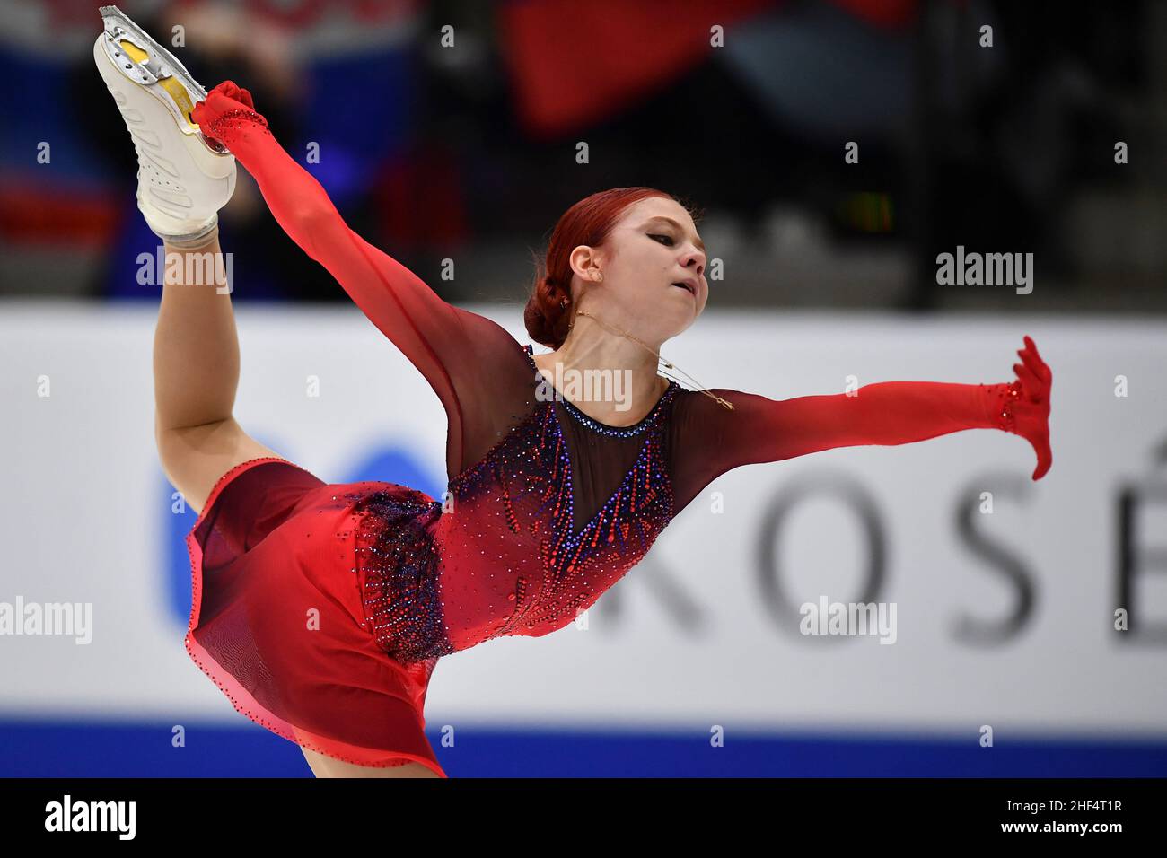 Tallinn, Estonia. 13th Jan 2022. Alexandra Trusova di Russia si esibisce durante il breve programma femminile dei Campionati europei di pattinaggio a figure ISU a Tallinn, Estonia, 13 gennaio 2022. Credit: Sergei Stepanov/Xinhua/Alamy Live News Foto Stock