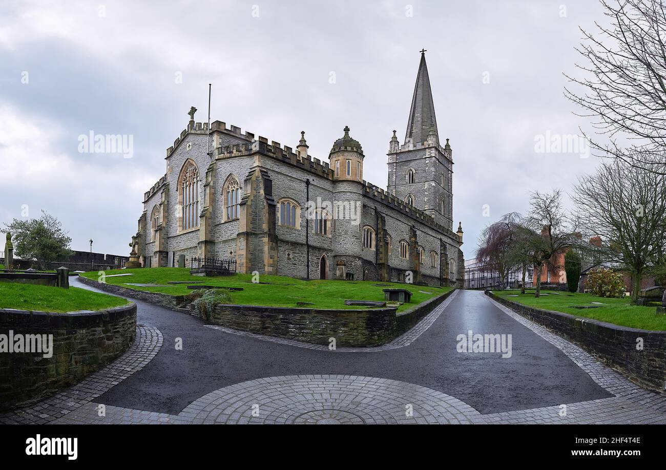 Cattedrale di St Columb. Città di Derry, Irlanda del Nord. Formato panorama Foto Stock