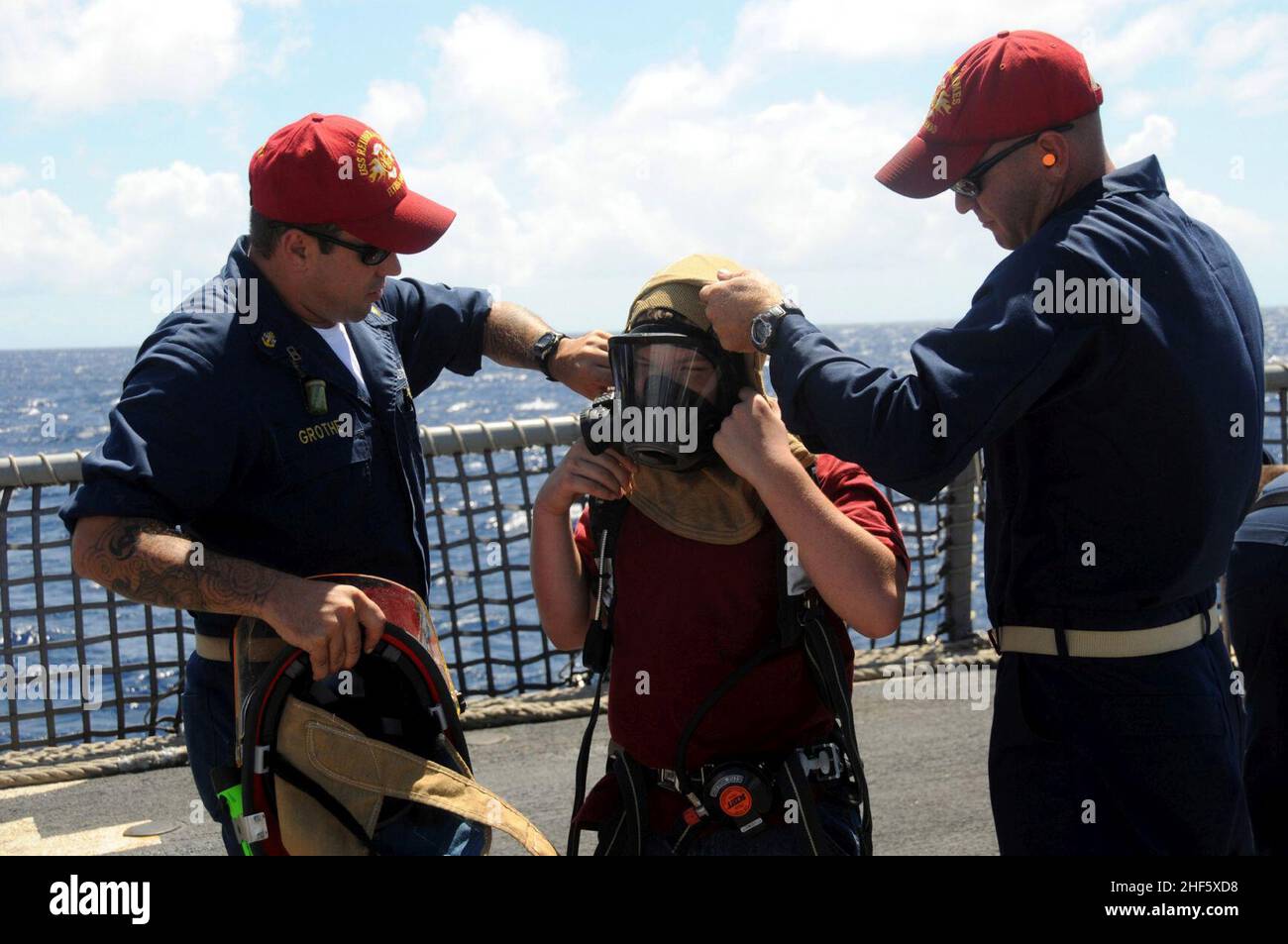 Il Segretario della Marina visita le strutture di costruzione navale di Daewoo Foto Stock