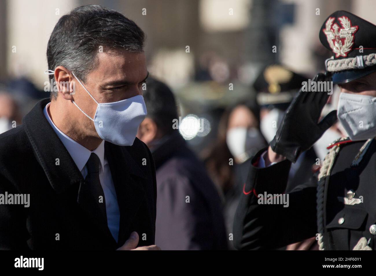 Roma, Italia. 14th Jan 2022. Pedro Sanchez, primo Ministro spagnolo, partecipa ai funerali di Stato del Presidente del Parlamento europeo, David Sassoli, nella Basilica di Santa Maria degli Angeli e dei Martiri a Roma. David Sassoli morì il 11th gennaio 2022 all'età di 65 anni a seguito di una 'disfunzione del suo sistema immunitario'. Credit: LSF Photo/Alamy Live News Foto Stock