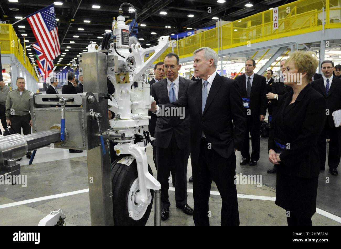 Il Segretario della Marina visita lo stabilimento Forth Worth di Lockheed Martin Foto Stock