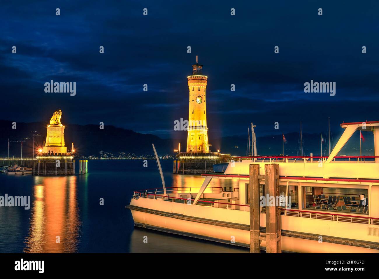 Porto notturno di Lindau Lago di Costanza Foto Stock