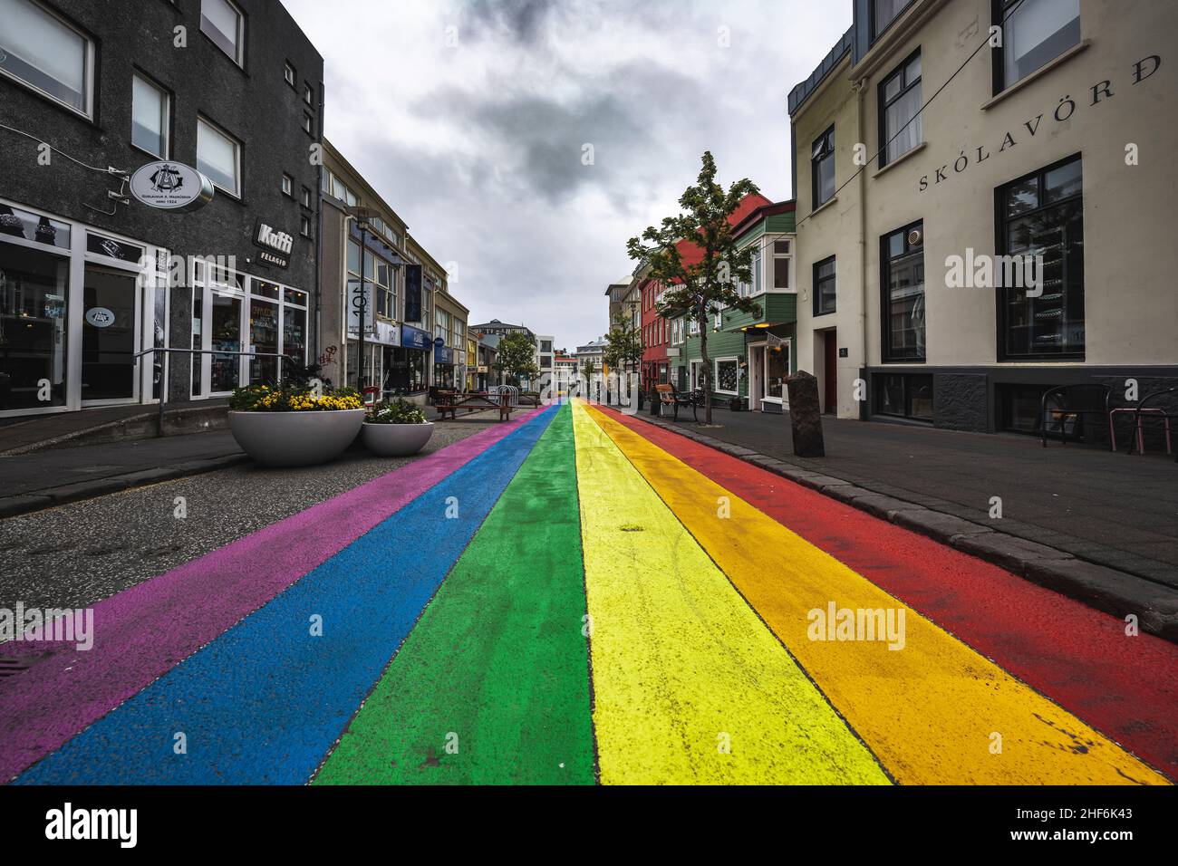 Rainbow Road, Regnbogagatan, SkólavörÃ°ustígur, Reykjavík, Islanda Foto Stock