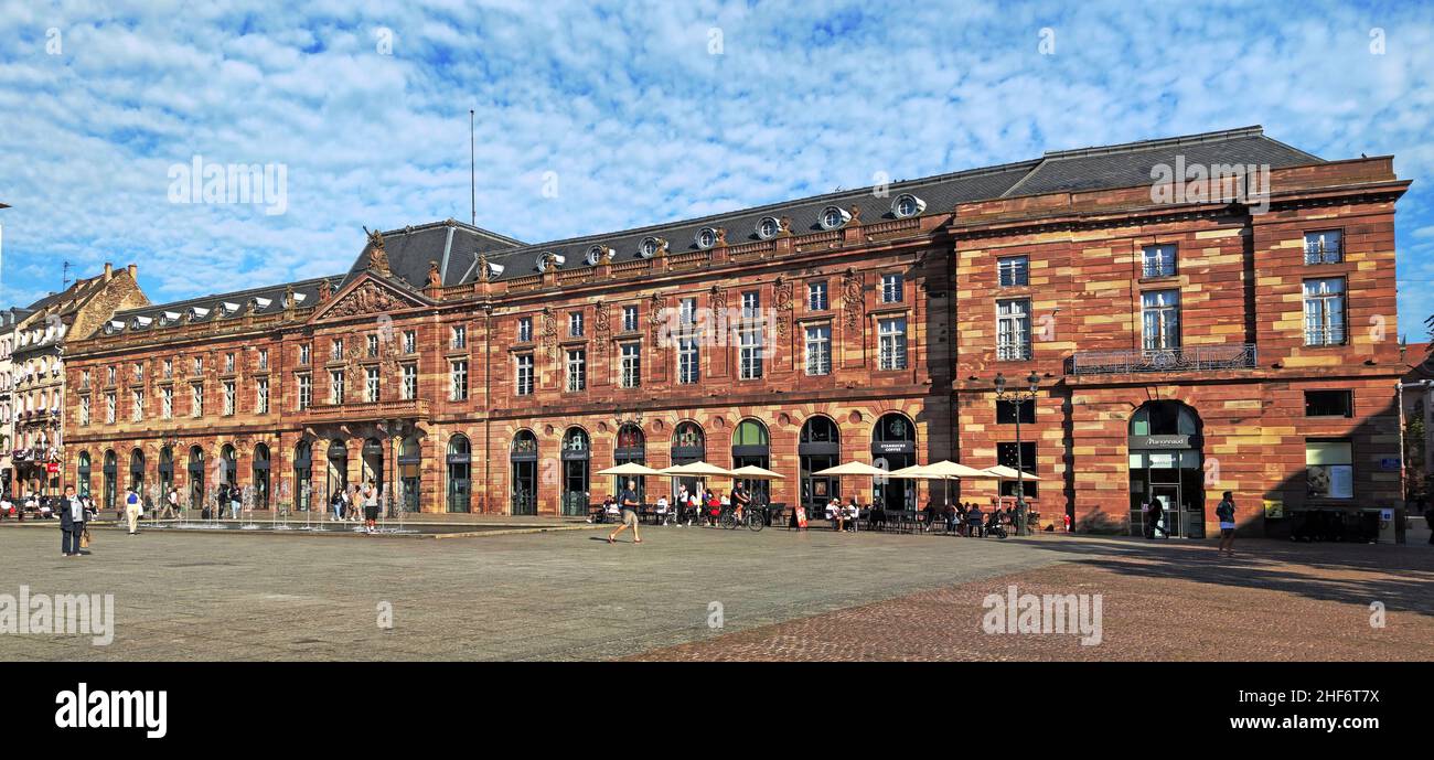L'Aubette è un edificio classico e rappresentativo di Place Kleber a Strasburgo, Alsazia, Francia Foto Stock