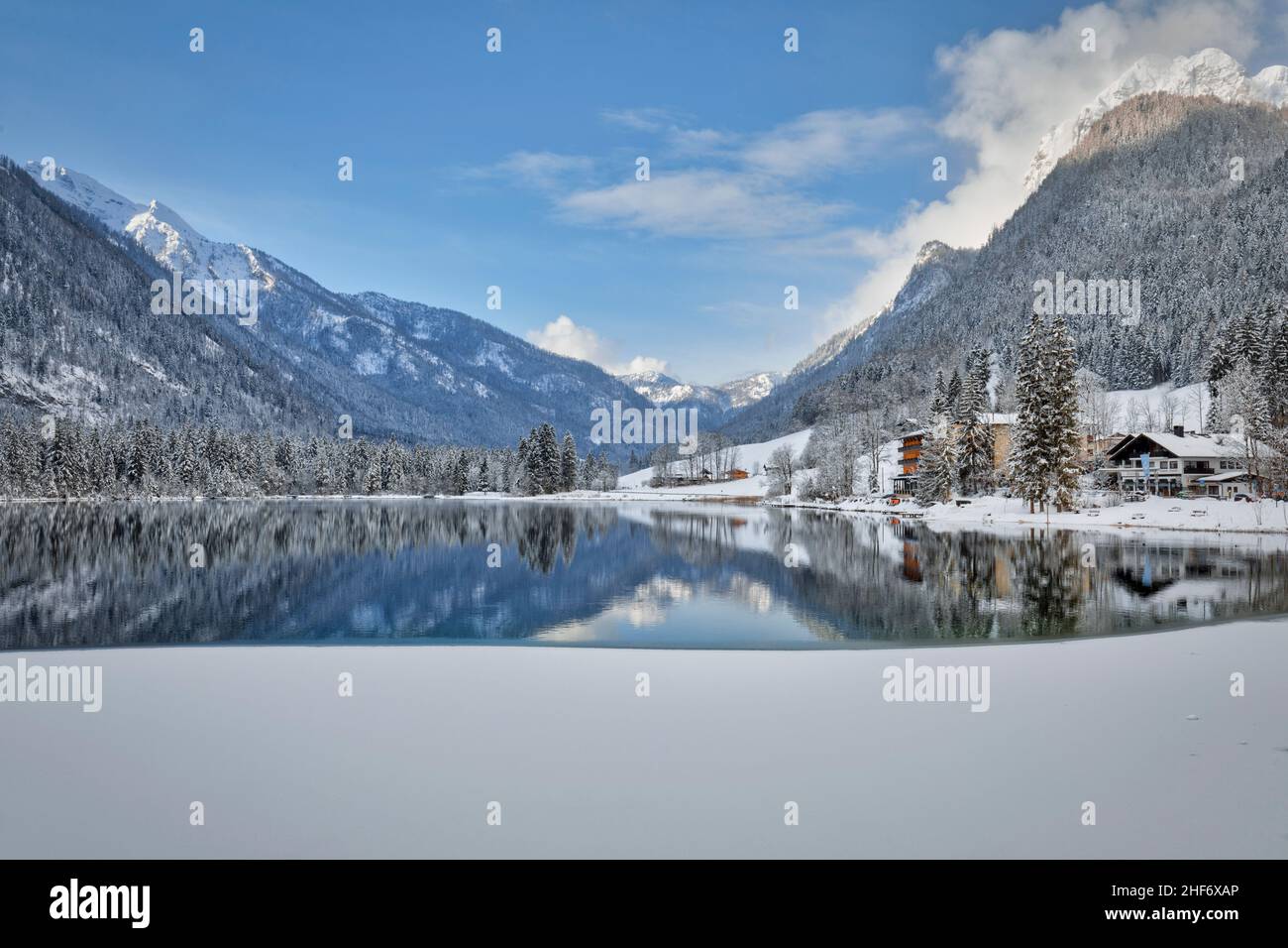 Lago di Hintersee in inverno, Hintersee, Ramsau bei Berchtesgaden, BGL, Baviera, Germania Foto Stock