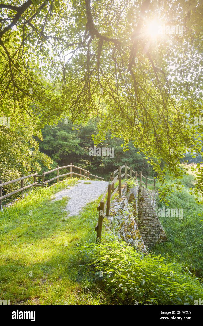 Italia, Veneto, Provincia di Belluno, comune di Lamon, Ponte Romano sulla Via Claudia Augusta Altinate Foto Stock