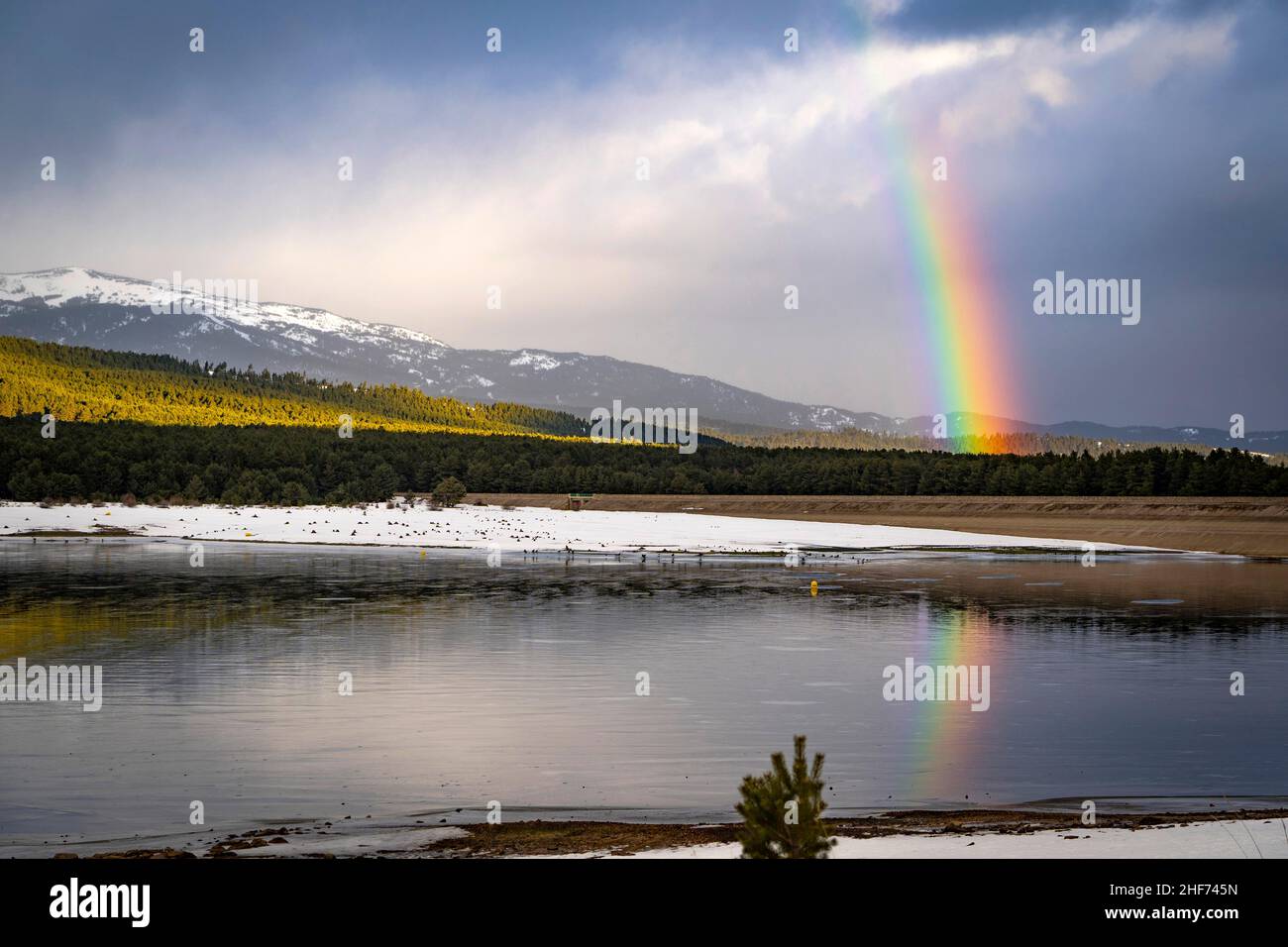 Arc en Ciel, Lac de Matemale, Capcir, Pirenei Orientali, Francia Foto Stock