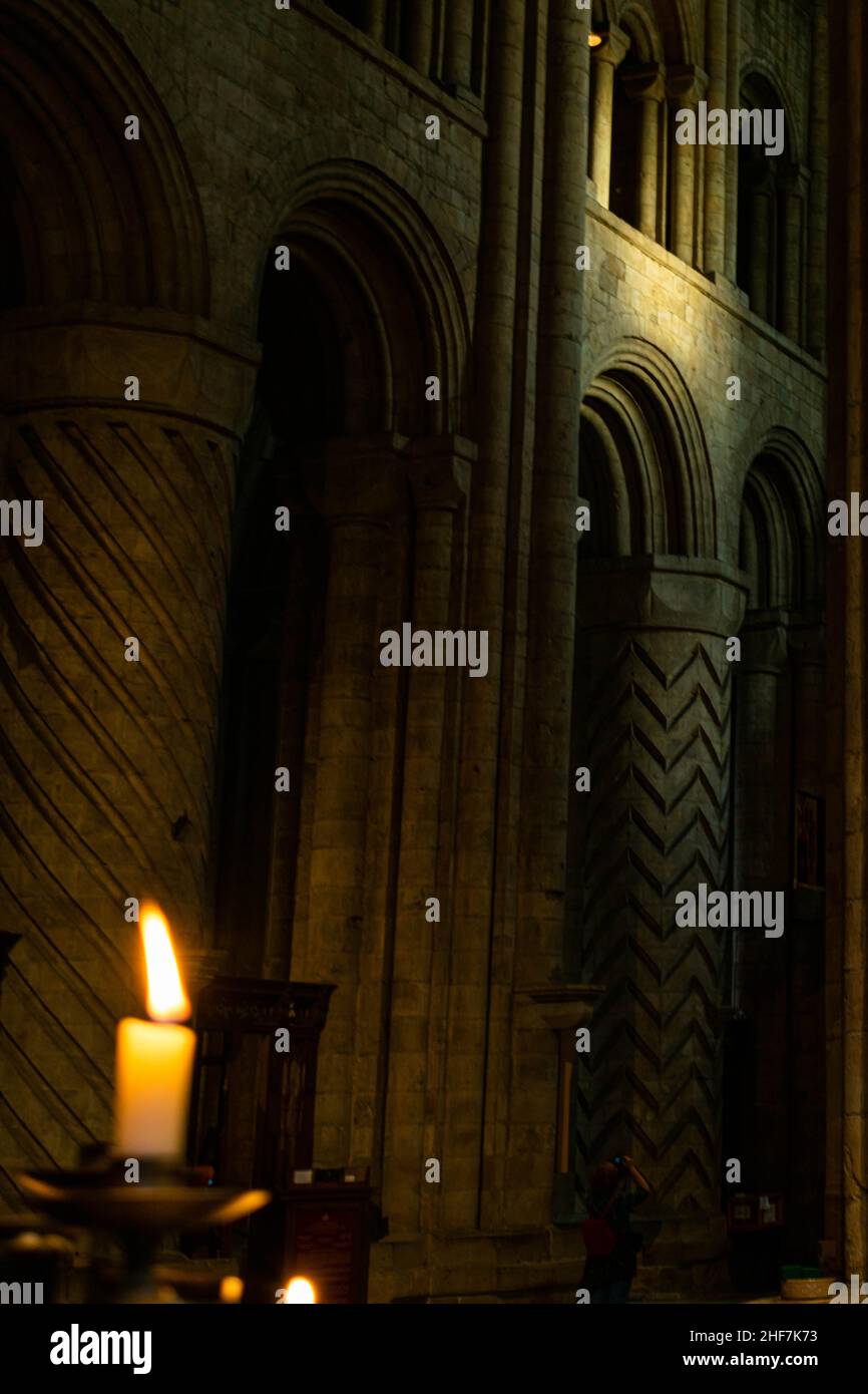 Durham, Regno Unito - 28th agosto 2019: Interni Durham Cathedral, Inghilterra. Chiesa di Cristo, Beata Maria la Vergine e San Cuthbert di Durham. Gothi Foto Stock