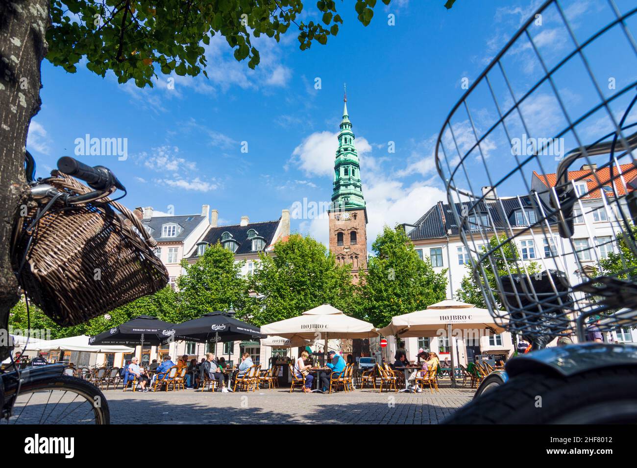 Copenhagen, Koebenhavn, Nikolaj Contemporary Art Center (Nikolaj Kunsthal) nell'ex chiesa di San Nicola, piazza Hoejbro Plads in Zelanda, Sealand, Sjaelland, Danimarca Foto Stock