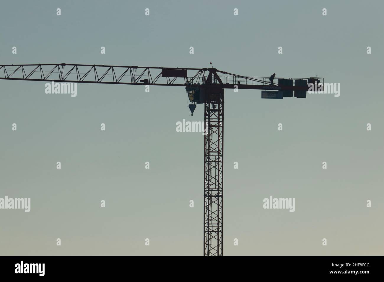 Installazione di una gru a torre del nuovo progetto Springwell Gardens nel centro di Leeds Foto Stock