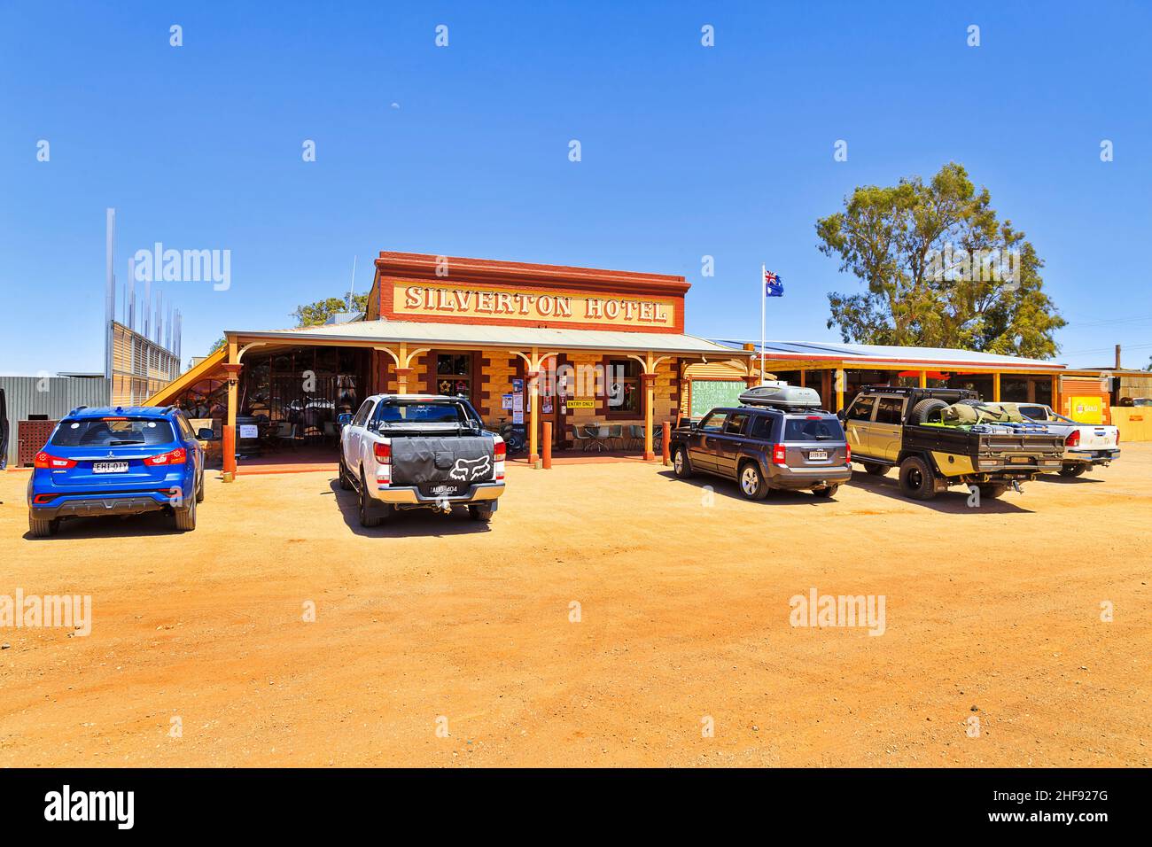 Silverton, Australia - 27 Dic 2021: Albergo storico di Silverton pub e alloggio luogo di servizio nella città fantasma dell'entroterra australiano. Foto Stock