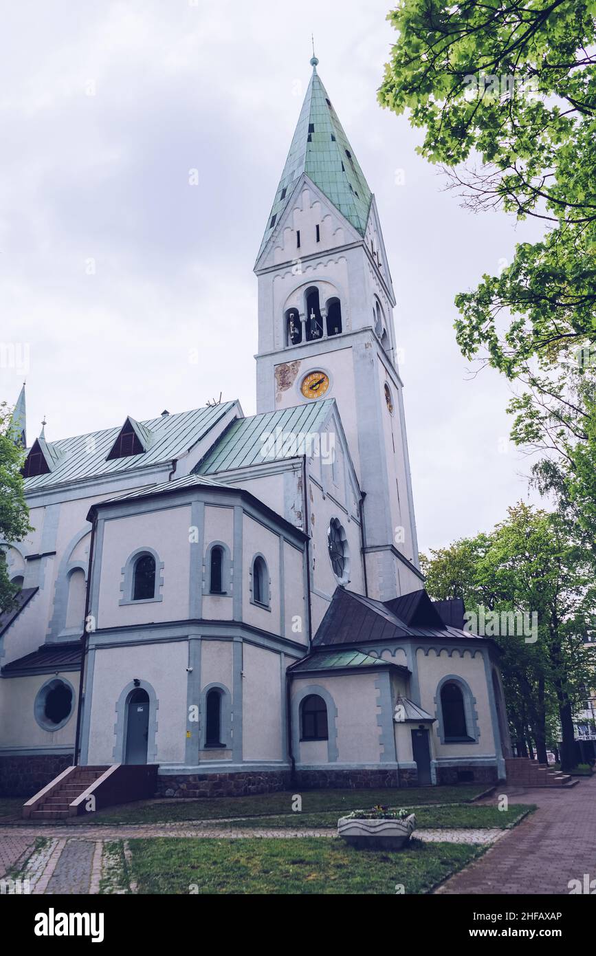 Vecchia chiesa costruita nel 1899-1901 come Queen Louise Memorial Chiesa utilizzato dopo la ristrutturazione e ora come Kaliningrad Puppet Theatre Foto Stock