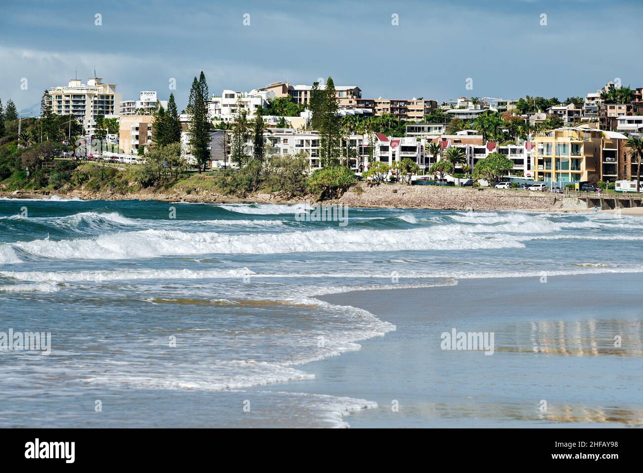 Vista sulle onde a Maroochydore Beach. Foto Stock