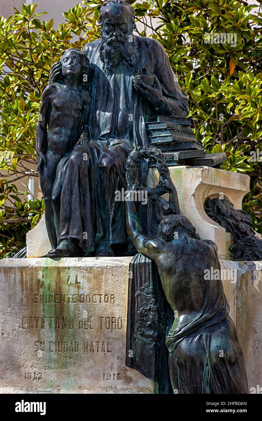 Monumento en homenaje a Cayetano del Toro en Cádiz, España Foto Stock