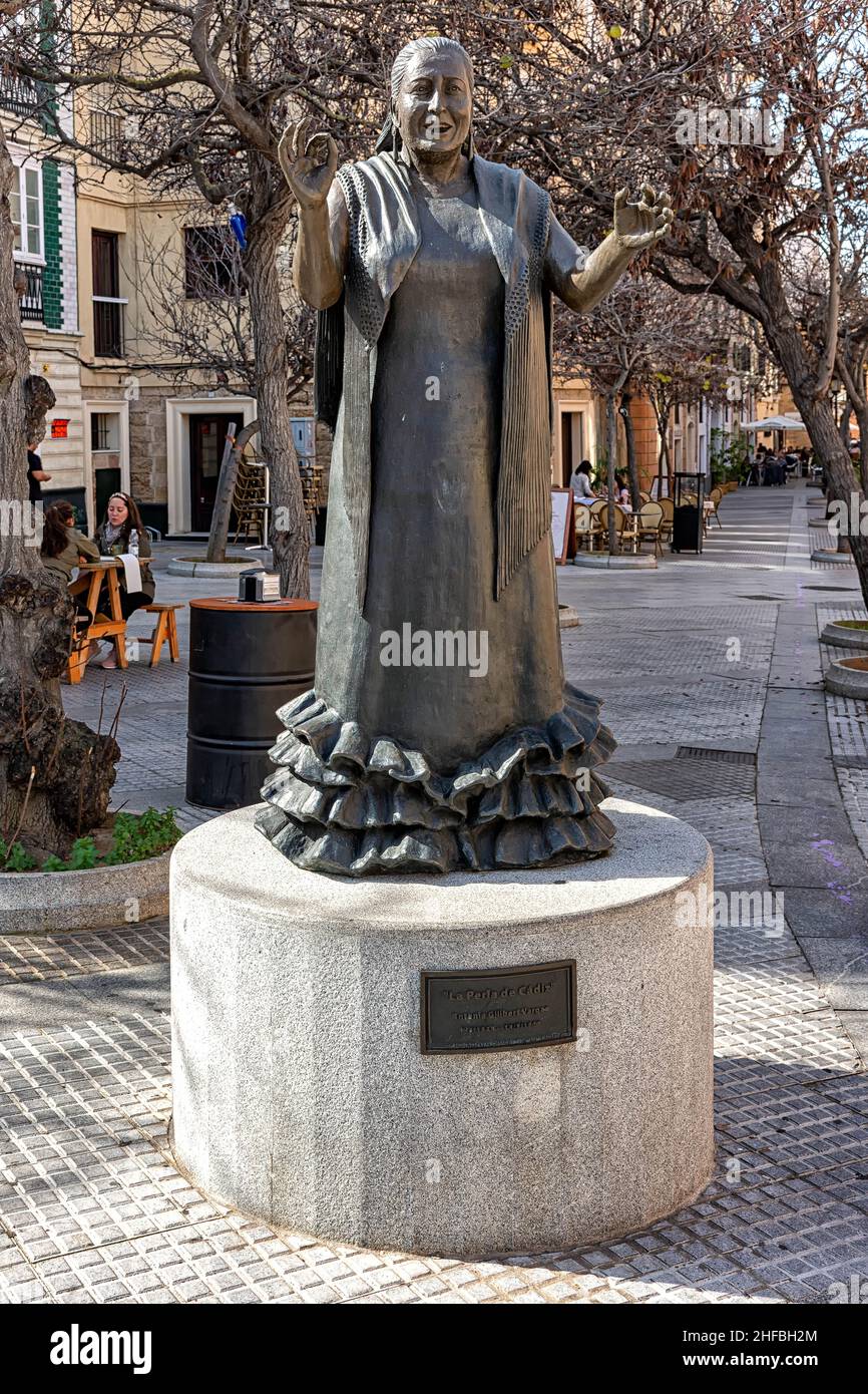 Estatua homenaje a Antonia Vargas la Perla de Cádiz, España Foto Stock
