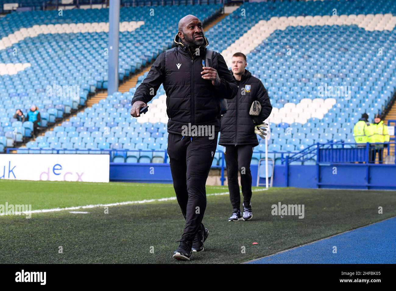 Darren Moore manager di Sheffield Mercoledì arriva a Hillsborough per la partita contro Plymouth Argyle Foto Stock