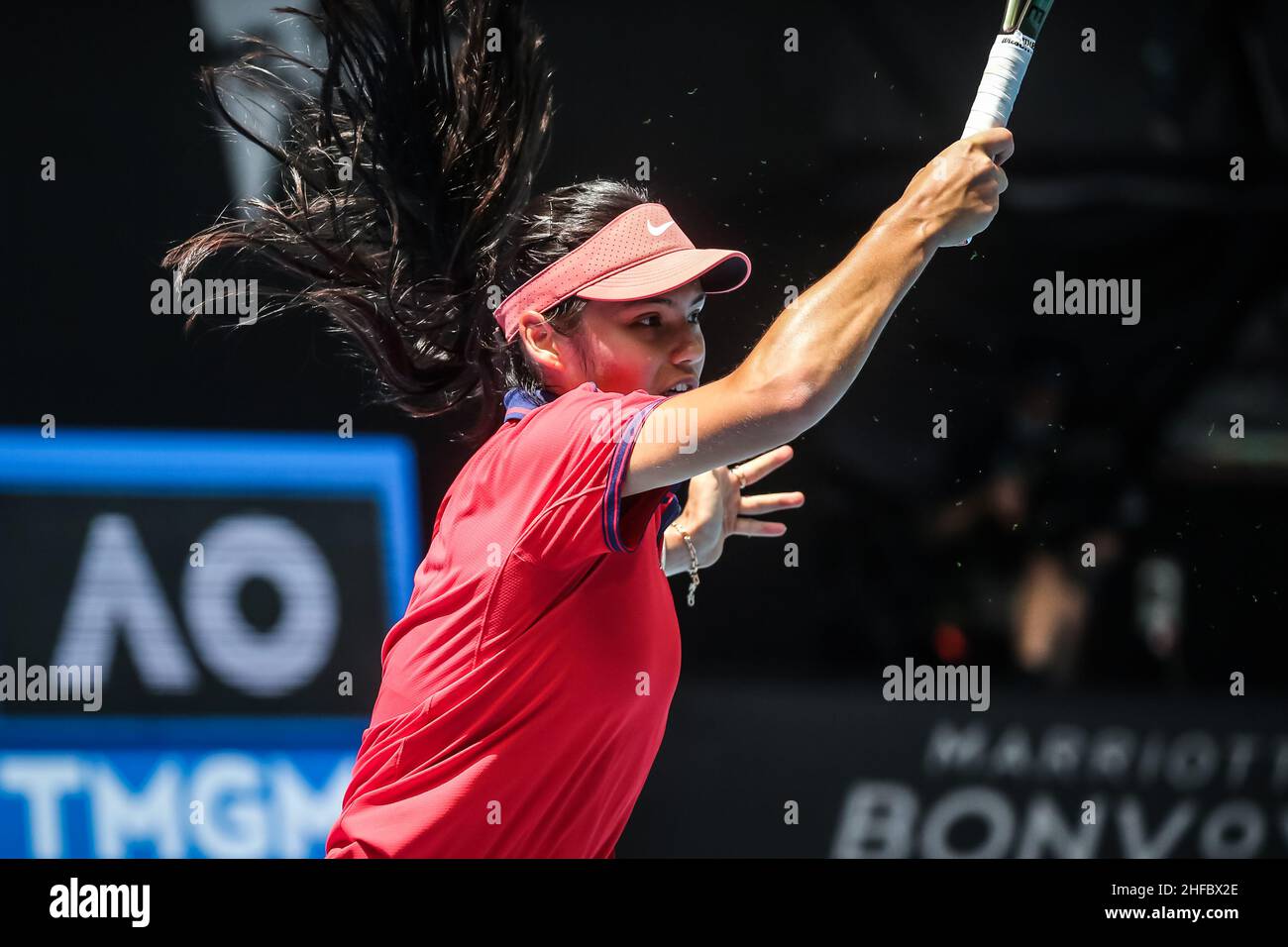 Melbourne, Australia. 15th Jan 2022. 15 gennaio 2022: Emma Raducanu si apprica del 2022 Australian Open al Melbourne Park il 15 gennaio 2022 a Melbourne, Australia. (Credit Image: © Chris Putnam/ZUMA Press Wire) Credit: ZUMA Press, Inc./Alamy Live News Foto Stock Melbourne, Australia. 15th Jan 2022. 15 gennaio 2022: Emma Raducanu si apprica del 2022 Australian Open al Melbourne Park il 15 gennaio 2022 a Melbourne, Australia. (Credit Image: © Chris Putnam/ZUMA Press Wire) Credit: ZUMA Press, Inc./Alamy Live News Foto Stock