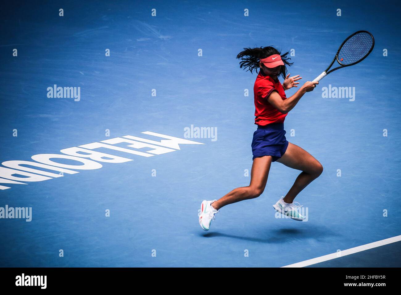 Melbourne, Australia. 15th Jan 2022. 15 gennaio 2022: Emma Raducanu si apprica del 2022 Australian Open al Melbourne Park il 15 gennaio 2022 a Melbourne, Australia. (Credit Image: © Chris Putnam/ZUMA Press Wire) Credit: ZUMA Press, Inc./Alamy Live News Foto Stock Melbourne, Australia. 15th Jan 2022. 15 gennaio 2022: Emma Raducanu si apprica del 2022 Australian Open al Melbourne Park il 15 gennaio 2022 a Melbourne, Australia. (Credit Image: © Chris Putnam/ZUMA Press Wire) Credit: ZUMA Press, Inc./Alamy Live News Foto Stock
