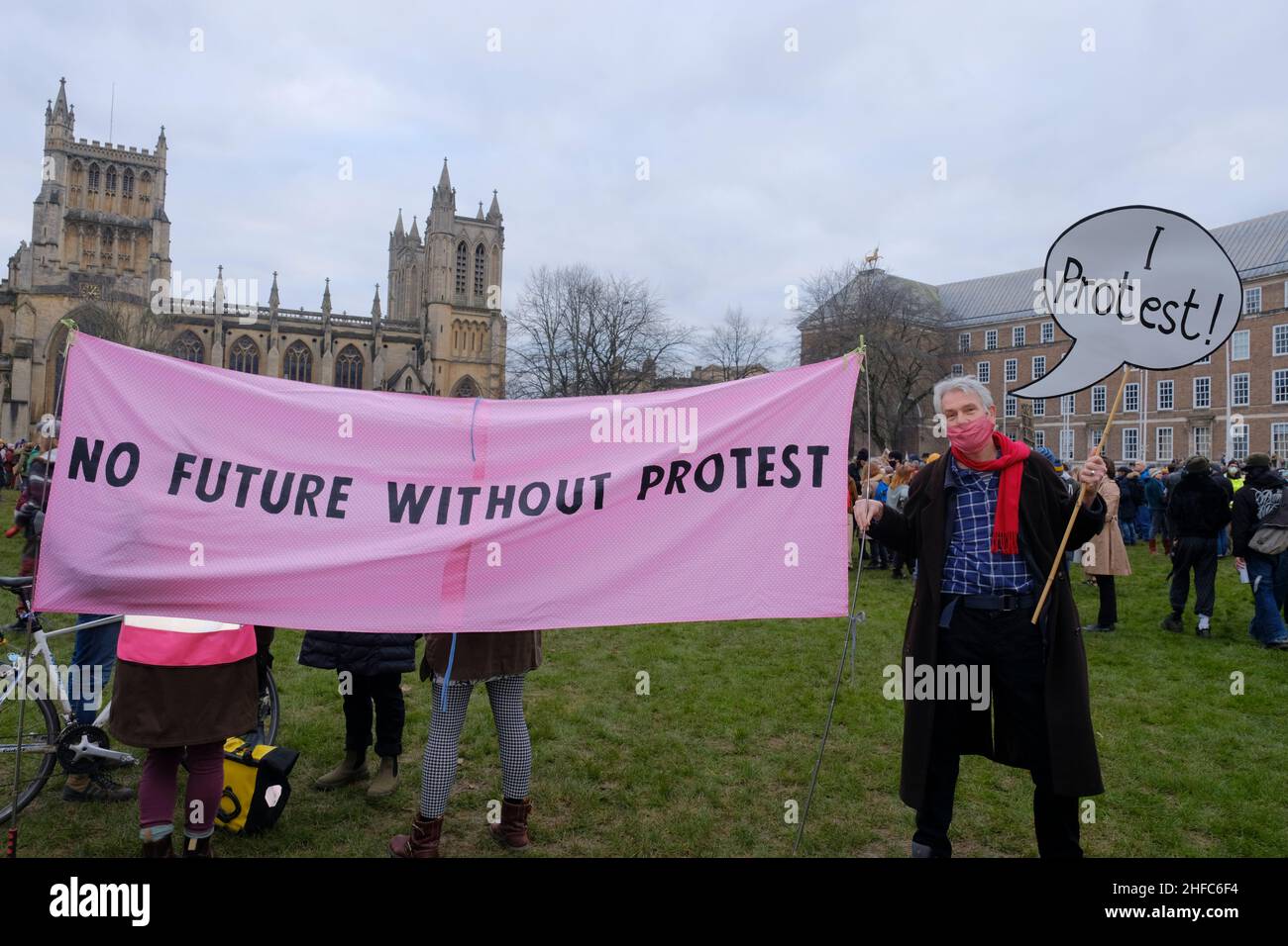 Bristol, Regno Unito. 15th Jan 2020. Bristol Kill gli attivisti del Bill si riuniscono su College Green. Essi sono preoccupati per la polizia, il crimine, la condanna e la legge giudiziaria che sta per andare dinanzi alla Camera dei Lord. La legge conferirà alla polizia poteri supplementari per controllare le proteste. Credit: JMF News/Alamy Live News Foto Stock