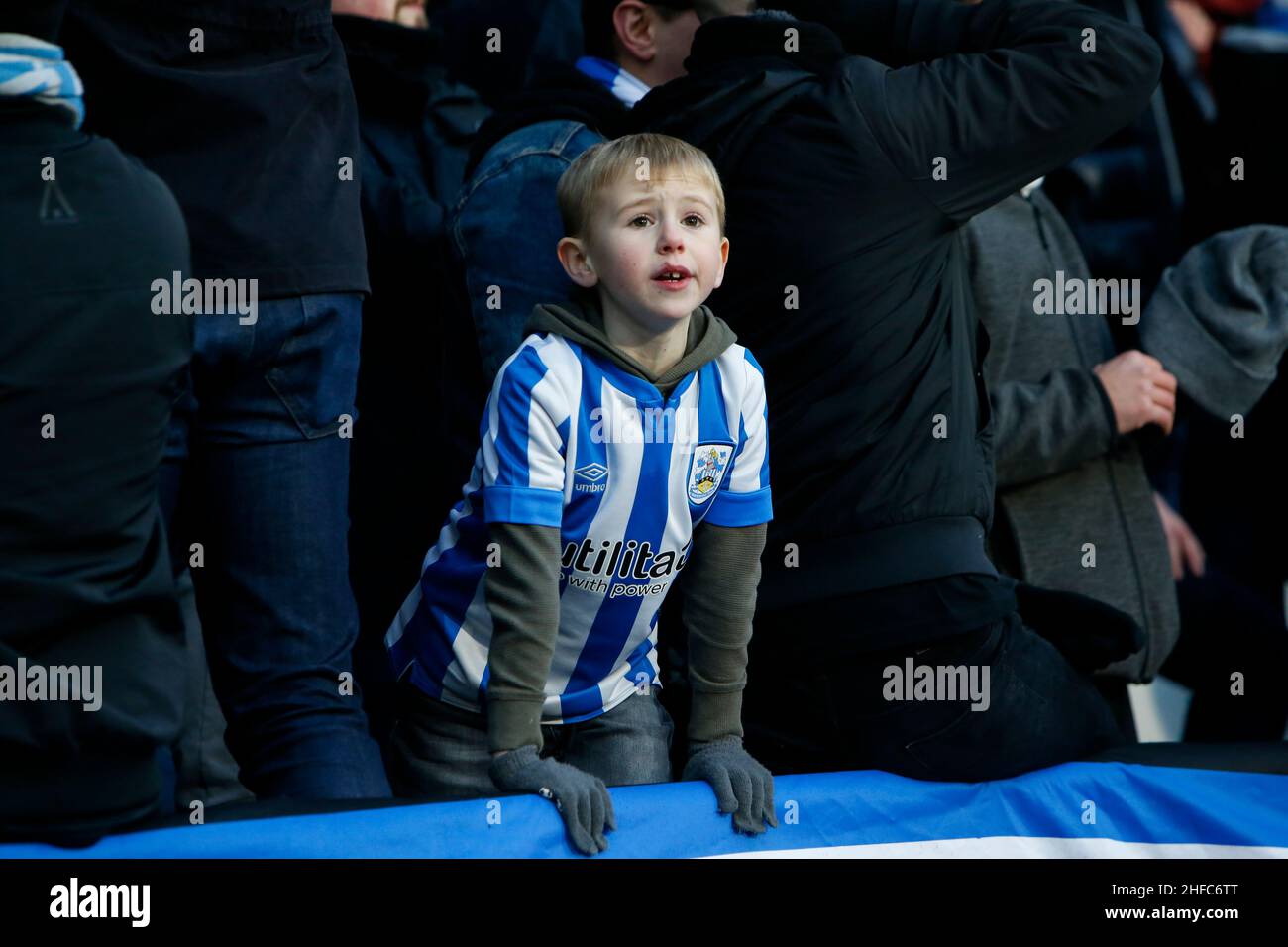 Un giovane fan di Huddersfield Town Foto Stock