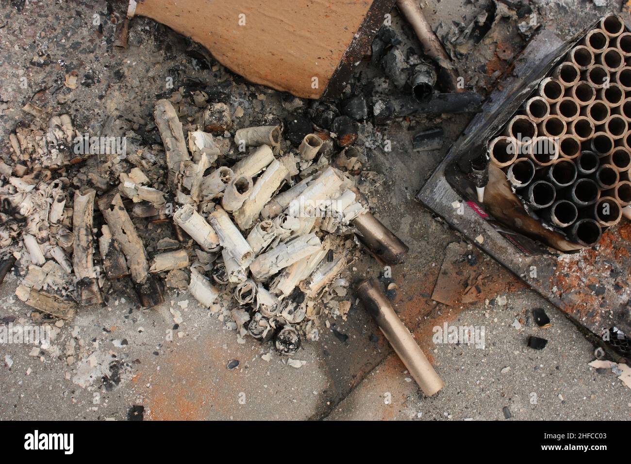 Esploso nuovo anno fuochi d'artificio per le strade in Germania Foto Stock