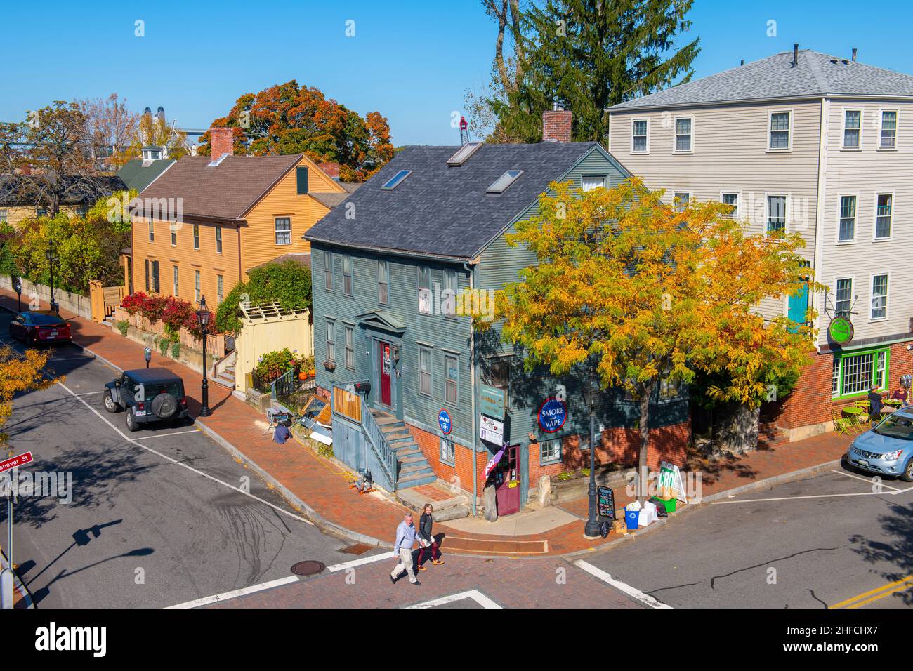 Il negozio di fumo e vape di Portsmouth si trova in un edificio storico al numero 93 di High Street di Hanover Street, nel centro storico di Portsmouth, New Hampshire NH, US Foto Stock