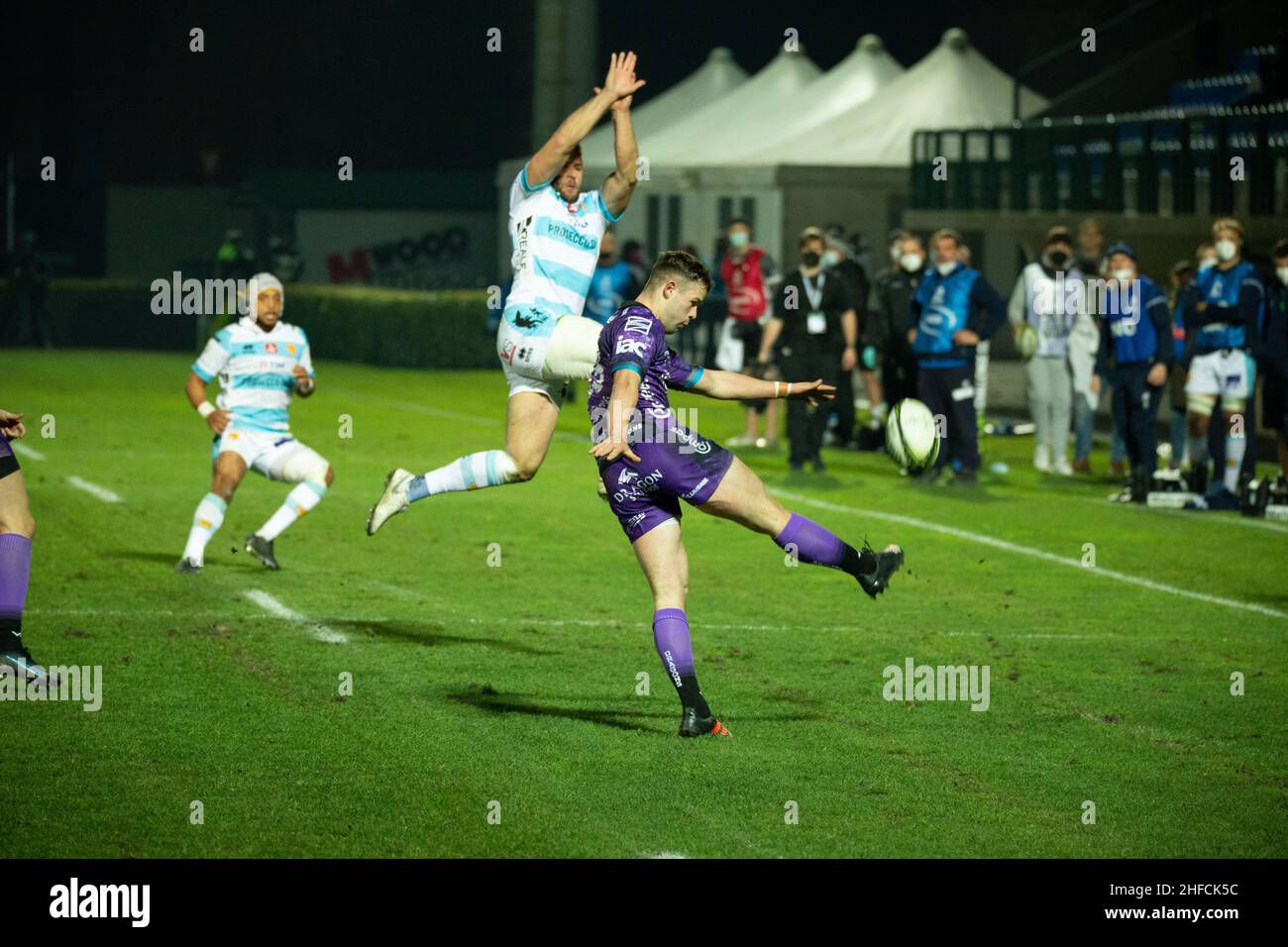 Treviso, Italia. 15th Jan 2022. Sam Davies (Dragons Rugby) durante Benetton Rugby vs Dragons, Rugby Challenge Cup a Treviso, Italia, Gennaio 15 2022 Credit: Independent Photo Agency/Alamy Live News Foto Stock