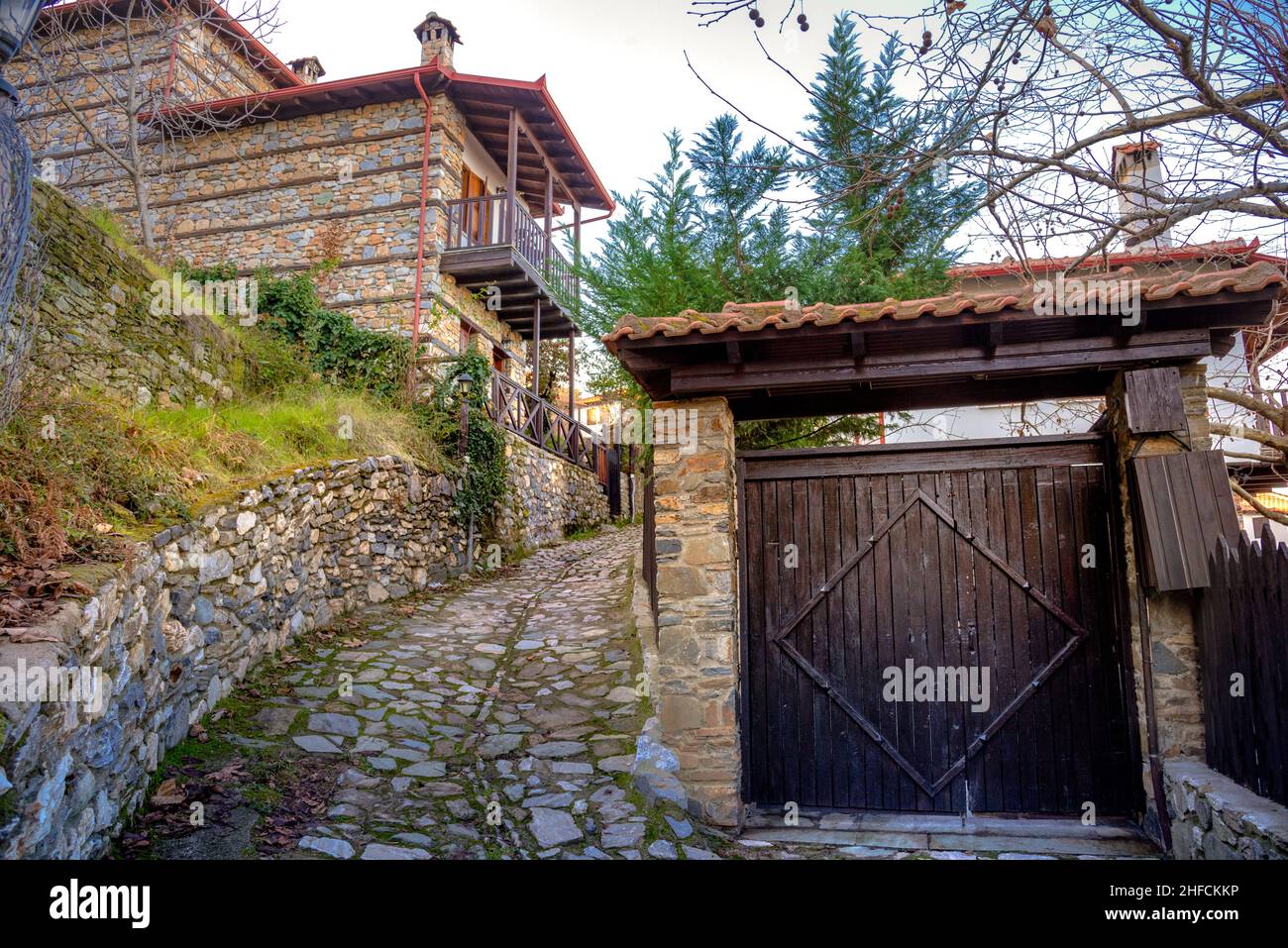 L'antico borgo storico di Palaios Panteleimonas vicino Platamonas, Pieria, Grecia Foto Stock
