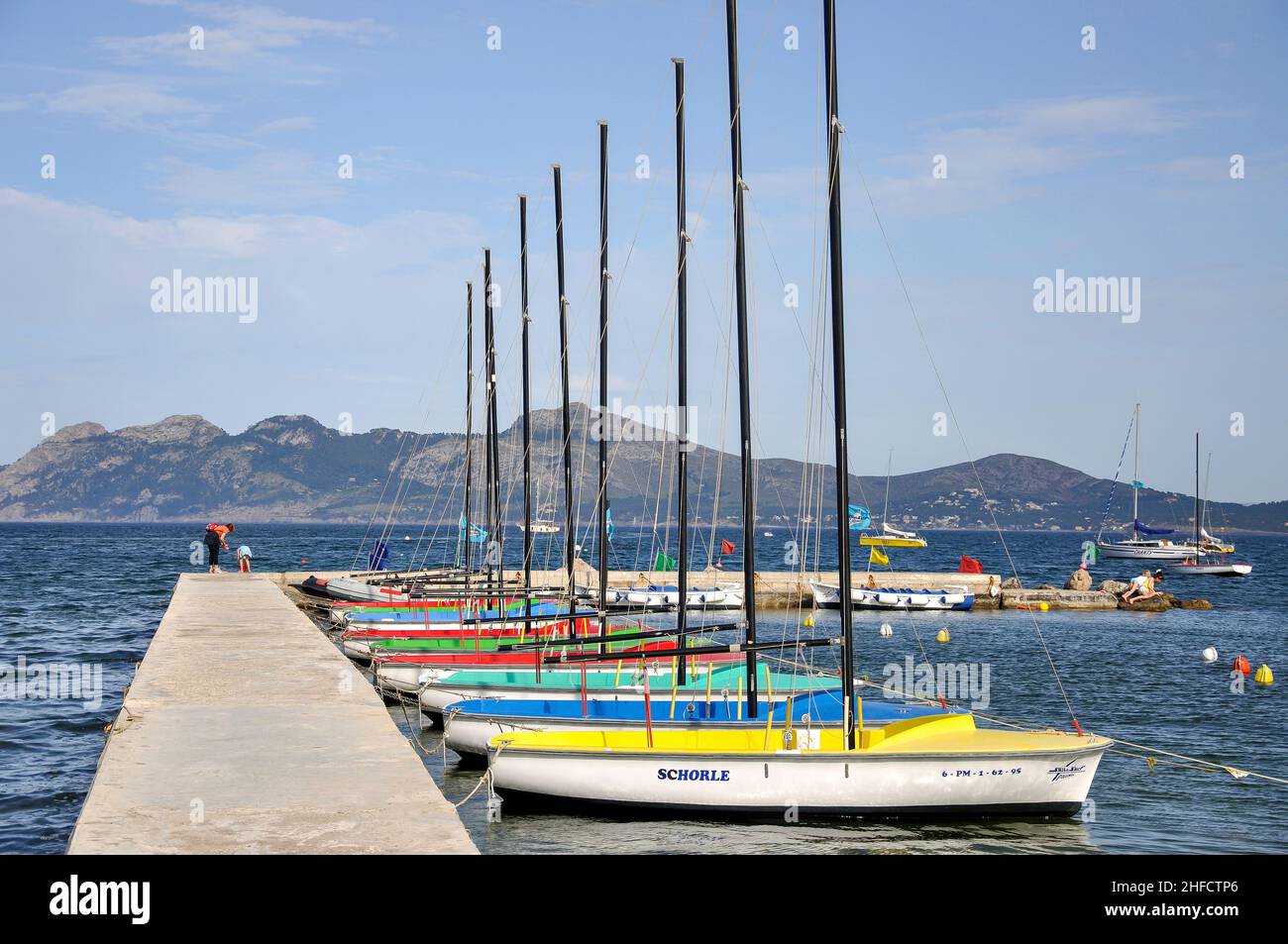 La vista del porto, Port de Pollenca, Pollenca comune, Maiorca, isole Baleari, Spagna Foto Stock
