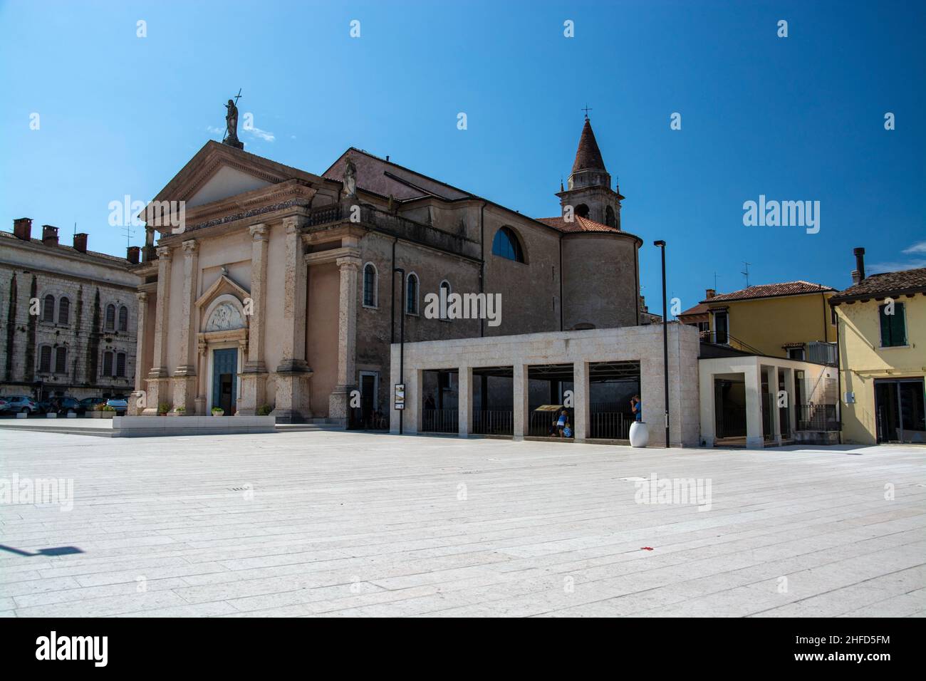 Peschiera del Garda è un comune italiano di 195 abitanti della provincia di Verona, in Veneto. Foto Stock