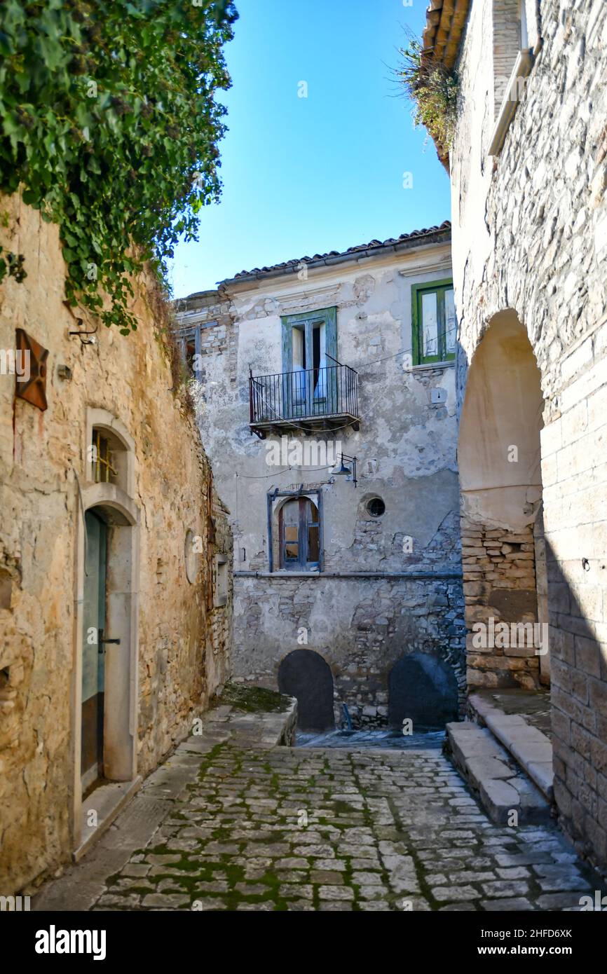 buonalbergo, italia, europa, strada, città, città vecchia, all'aperto, viaggi, turismo, nessuna gente, europa meridionale, strada cittadina, vita cittadina, stile di strada, narro Foto Stock